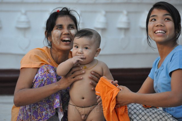 102 - Shwedagon Pagoda.jpg
